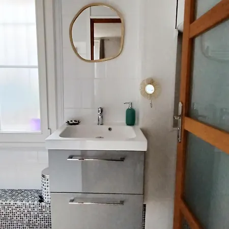 Au Coeur Du Cville-calme Avec Balcon 아파트 *